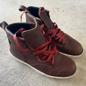 Danner Women's Logger 917 GTX Hiking Boot (size 7.5) -- Like New